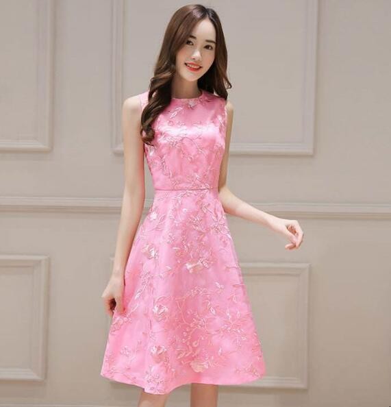 30多岁适合什么颜色衣服「30多岁女穿什么颜色」(图2) 30多岁适合什么颜色衣服「30多岁女穿什么颜色」(图2)