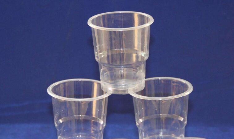 pc7材质的杯子可以喝热水吗「pc7塑料杯能装食品吗」(图1)