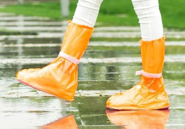 下雨天怎么防止鞋子湿「雨天怎么防止鞋子弄湿」