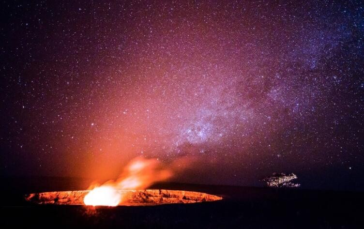 世界上最大的火山是什么山 世界上最大的火山是什么鬼