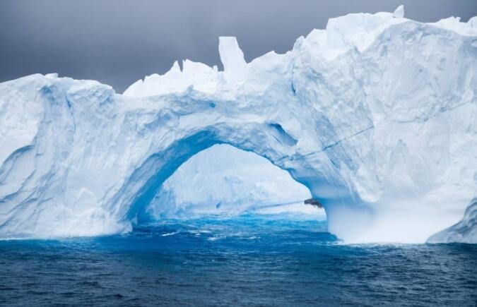 为什么南极比北极还要冷 为什么南极比北极冷啊