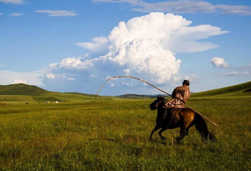 蒙古和内蒙语言一样吗 内蒙古和外蒙古语言相通吗