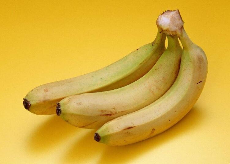 香蕉皮怎么洗脸 香蕉皮怎样擦脸