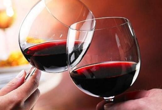 如何喝红酒 红酒的正确喝法图解 喝红酒怎么喝法