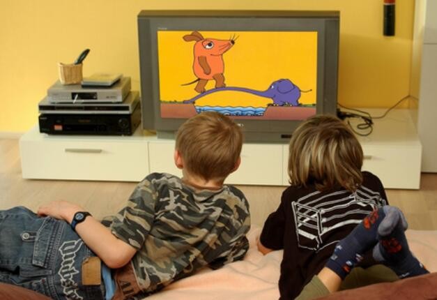 看电视对孩子的危害有哪些啊? 看电视对孩子的危害有哪些表现