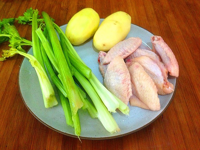 干锅鸡翅怎么做好吃又简单的做法 干锅鸡翅的做法 最正宗的做法视频